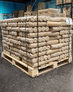 Nestro brandhoutblokken op een pallet met 100 pakketten