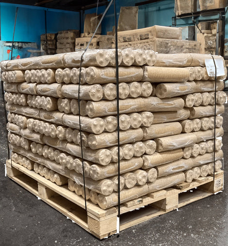 Nestro brandhoutblokken op een pallet met 100 pakketten